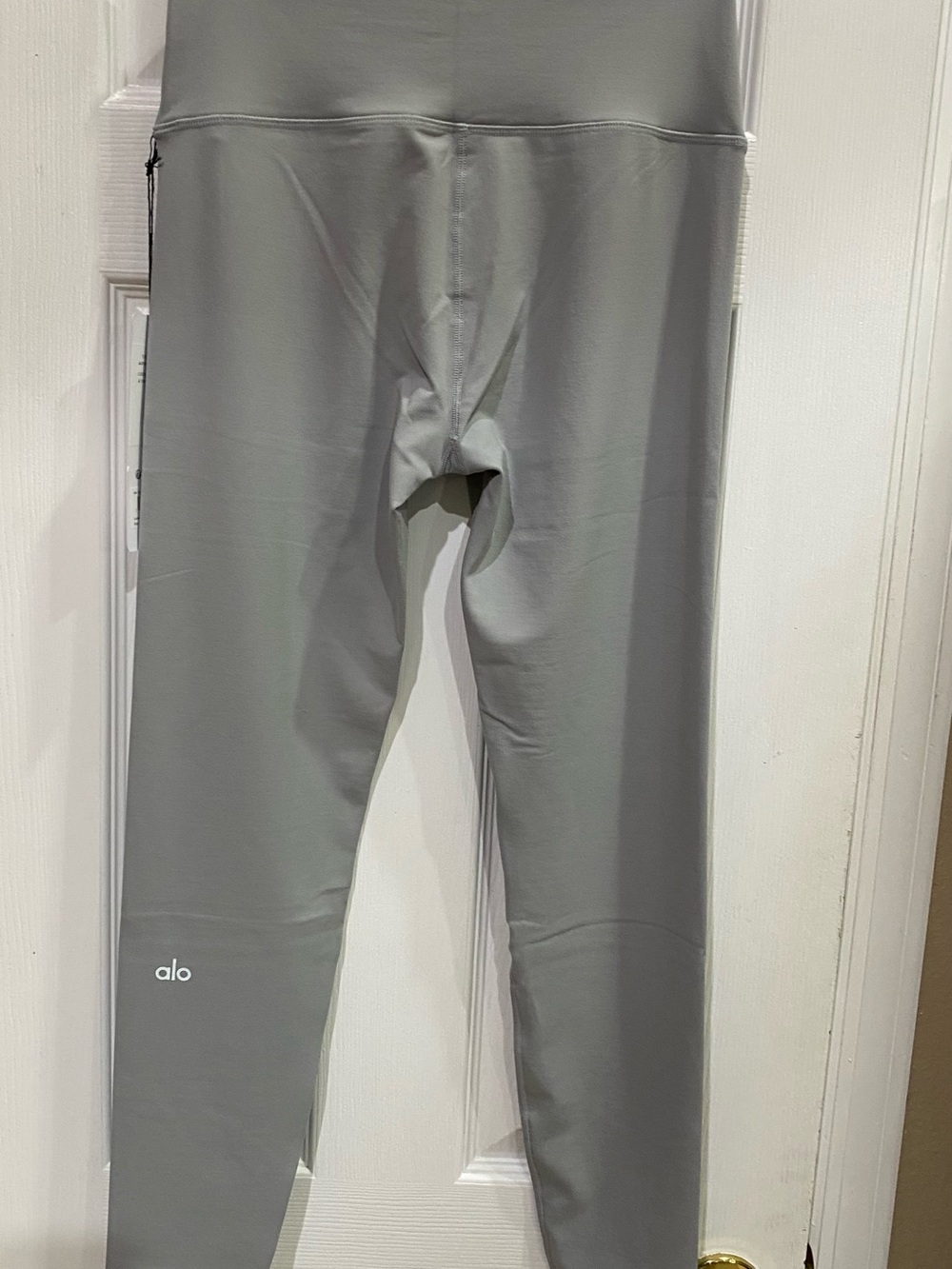ALO Yoga High-Rise Leggings in Light Gray